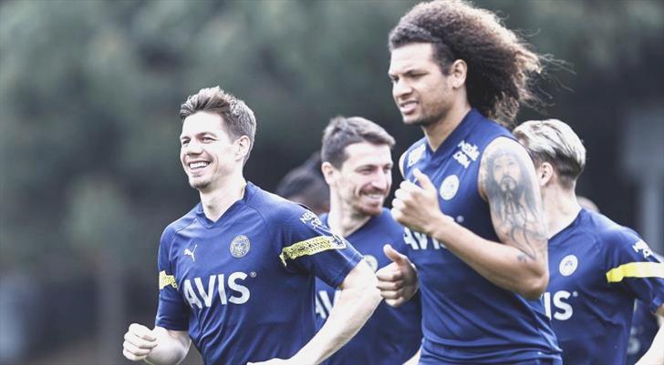 Fenerbahçe taktik çalışmalarına devam etti