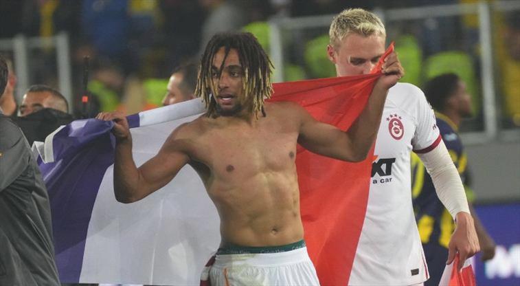 Galatasaray’ın Fransız yıldızı Sacha Boey’e milli davet!