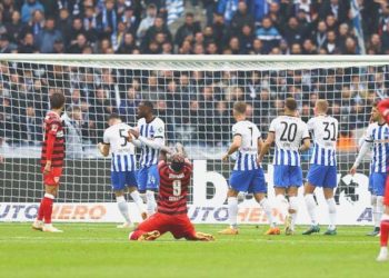 Hoffenheim ligde kaldı, Stuttgart play-out’a!