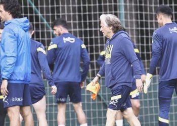 Jorge Jesus ekibe taktik çalıştırdı