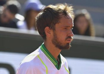 Rus tenisçi Daniil Medvedev’den erken veda!