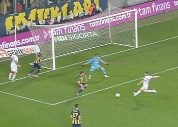 Mertens çok net fırsattan faydalanamadı!