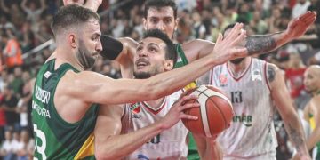 Nefes kesen maç! Pınar Karşıyaka seride 1-0 öne geçti