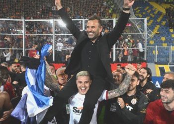 Okan Buruk, Icardi’nin omuzlarında!