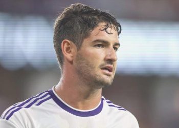 Pato imzayı attı! Üçüncü kez aynı kulüpe transfer oldu