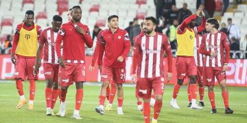 Sivasspor hem hasretini sonlandırdı hem de ligde kaldı