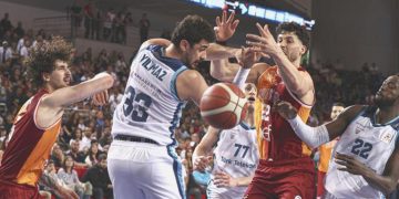 Türk Telekom seride öne geçti