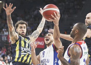 Birinci finalist Anadolu Efes