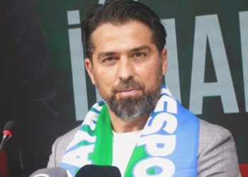 Çaykur Rizespor yeni hocasına imzayı attırdı!