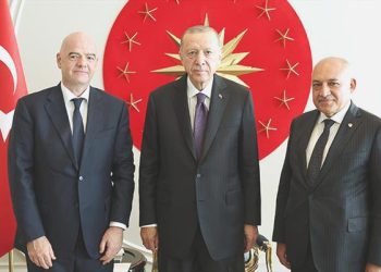 Cumhurbaşkanı Erdoğan, FIFA Lideri Infantino ve UEFA Lideri Ceferin’i kabul etti