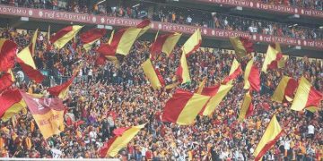 Derbinin birinci düdüğünden sonra efsane üçlü!