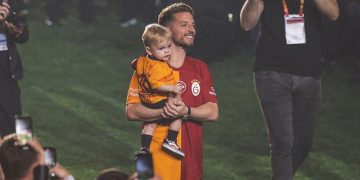 Dries Mertens: “Galatasaray ile bir yıl daha”