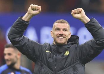 Dzeko için flaş iddia! Final sonrasında İstanbul’da kalacak…