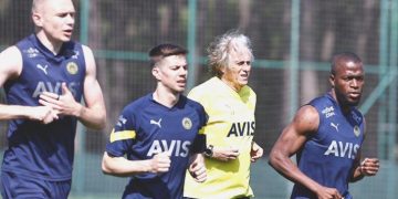 Fenerbahçe derbinin taktiğini çalıştı