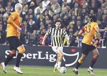 Galatasaray içeride, Fenerbahçe dışarıda tesirli