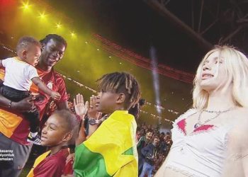 Gomis’ten Aleyna Tilki sürprizi!