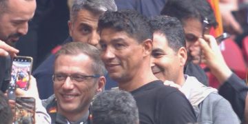 Jardel tribünlerde! Üçlü çektirdi…