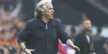 Jorge Jesus stadyumu terk etti!