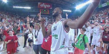 Kaf Kaf Vitto Brown ile nikah tazeledi