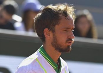 Medvedev çim kort dönemine mağlubiyetle başladı