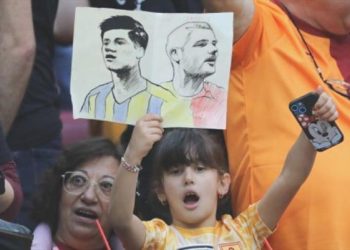 Minik taraftardan dikkat çeken pankart!