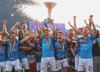 Napoli kupayı galibiyetle kaldırdı