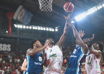 Nefes kesen maçta kazanan Pınar Karşıyaka!