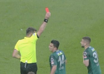 Otomobilim.com Konyaspor 10 kişi kaldı!