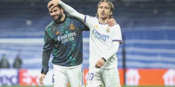 Real Madrid yıldız futbolcusuyla kontrat yeniledi