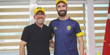 Riad Bajic, Muhteşem Lig’de kaldı