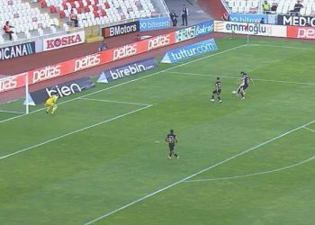 Robin Yalçın’ın vuruşu direkte patladı!