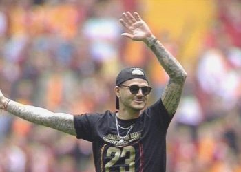 Tribünlerden Icardi’ye maç öncesinde sevgi seli