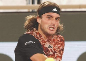 Tsitsipas’tan erken veda