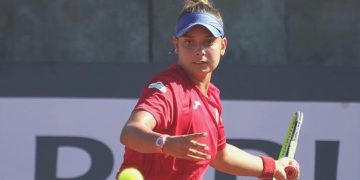 Milli tenisçi tur atladı!