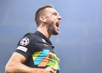 Üstün Lig devlerini peşine takan De Vrij’den transfer açıklaması