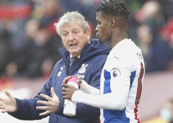 76 yaşındaki Hodgson’dan yeni imza