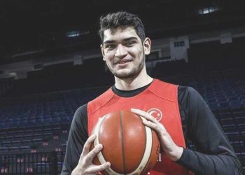 Anadolu Efes’ten Pınar Karşıyaka’ya