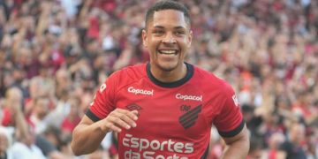 Barcelona yeni golcüsünü resmen açıkladı!