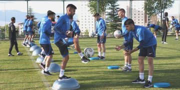 Çaykur Rizespor’un Erzurum kampı başladı