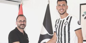 Ceyhun Gülselam’ın kontratı uzatıldı