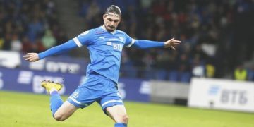 Galatasaray için sürpriz transfer iddası! Oyuncu ile görüşüldü…