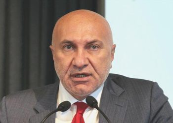 “Önceliğimiz orta saha transferi”