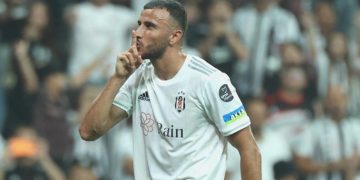 Romain Saiss’e Fransa’dan bir talip daha