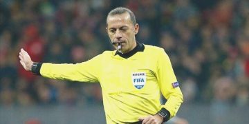 UEFA’dan Cüneyt Çakır’a Vazife