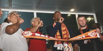 Zaha, Galatasaray için serveti reddetti