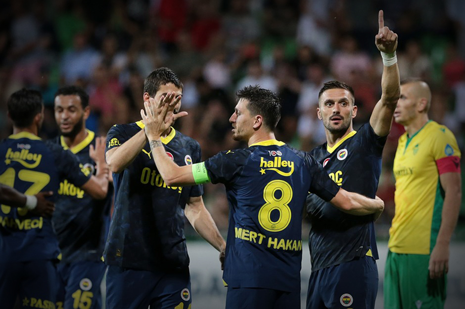 Fenerbahçe, UEFA Avrupa Konferans Ligi’nde tur atladı
