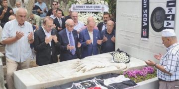 Beşiktaş, Süleyman Seba’yı kabri başında andı
