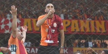 Büyük sürpriz! Hakim Ziyech kale gerisinden çıktı…