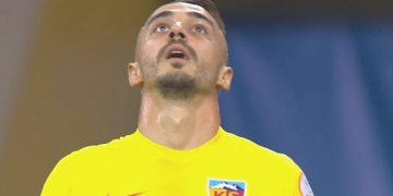 Dayanılmaz şut direkte patladı!