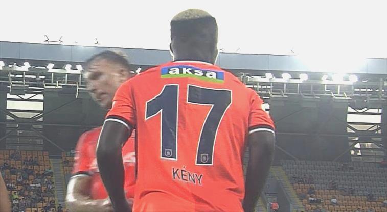 Emre Belözoğlu’ndan şaşırtan karar! 38’de oyundan çıkardı…